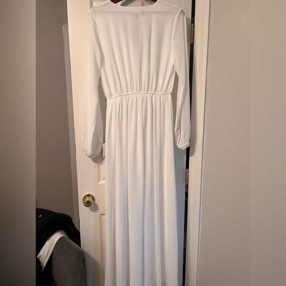 LULUS NEW WITH TAGS: light white long sleeved maxi with slit - Picture 3 of 3